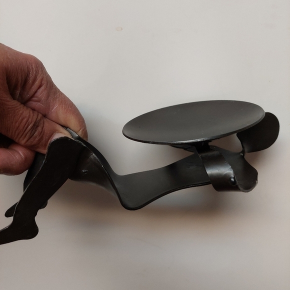 Black Metal Human-shaped Candleholder - Picture 4 of 8